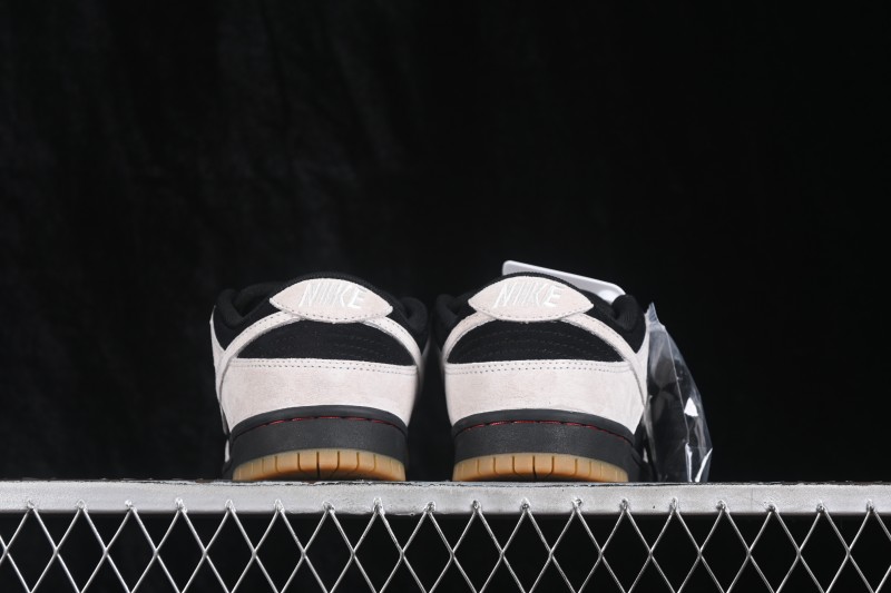 Nike SB Dunk Low Skateboarding Shoes with Padded Collar and Zoom Air Cushioning - HQ1625-500