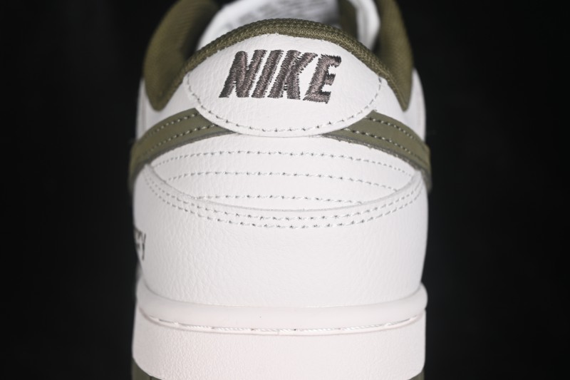 Nike SB Dunk Low Skateboarding Shoes with Classic Design and Durable Construction - WG0319-146