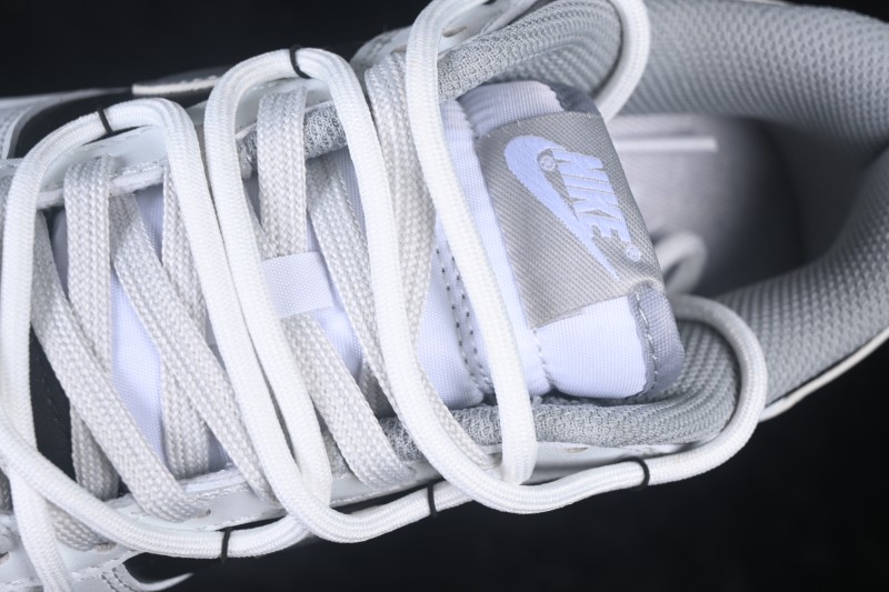 Nike SB Dunk Low Lace-Up Skateboarding Shoes - HF5441-105