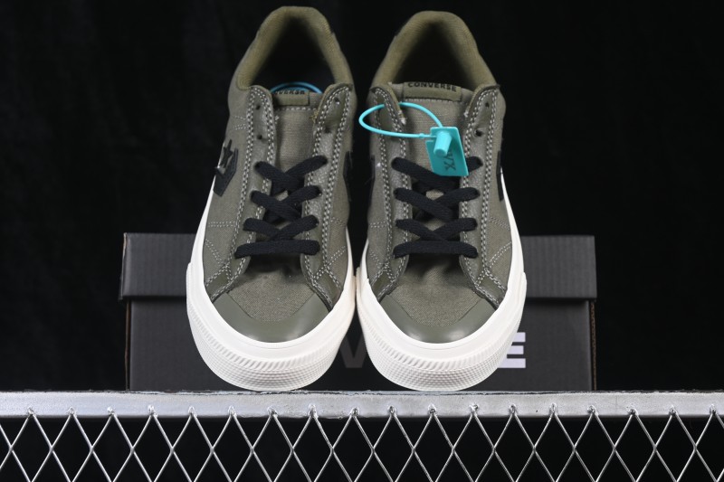 Converse Sport Casual Round-Toe Low-Top Canvas Shoes with Lace-Up Design - A12748C