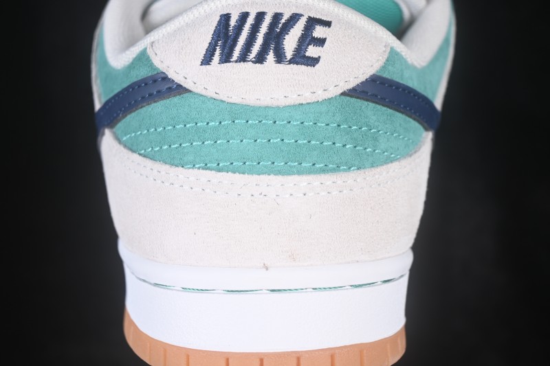 Nike SB Dunk Low Skateboarding Shoes with Cushioned Collar - HQ1625-300