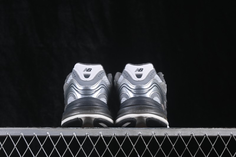 New Balance 2010 Series Retro Running Shoes with Suede and Mesh Upper - U2010753