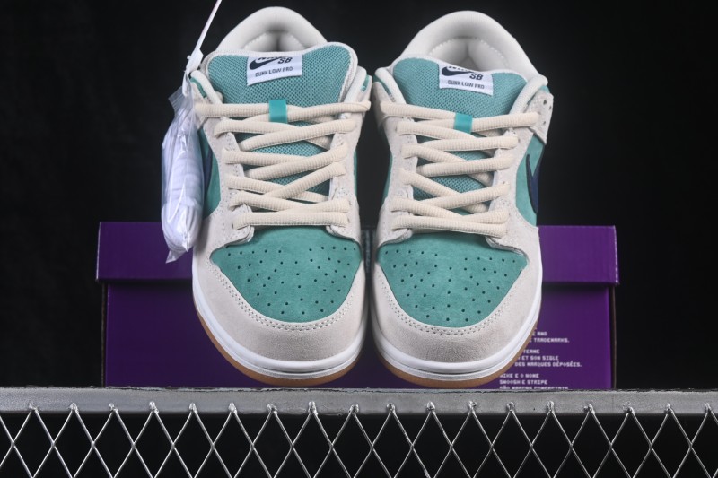 Nike SB Dunk Low Skateboarding Shoes with Cushioned Collar - HQ1625-300