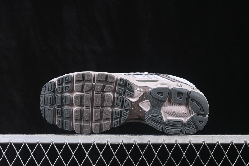Nike Air Max Moto 2K Retro Running Shoes with Air Cushion - IO9279-008