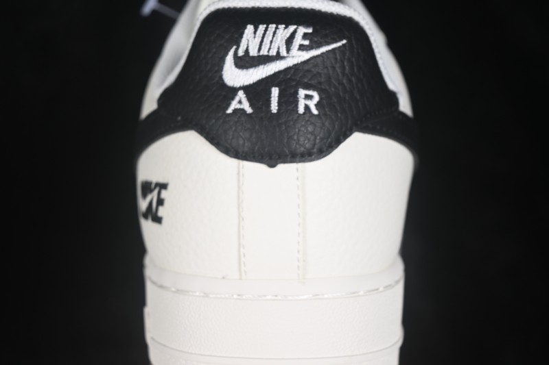 Nike Air Force 1 '07 Low Low-Top Casual Sneakers - DN9688-121