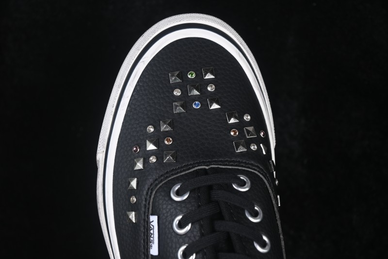 Vans Authentic 44 Low Top Skateboard Shoes - VN000D9NBLK