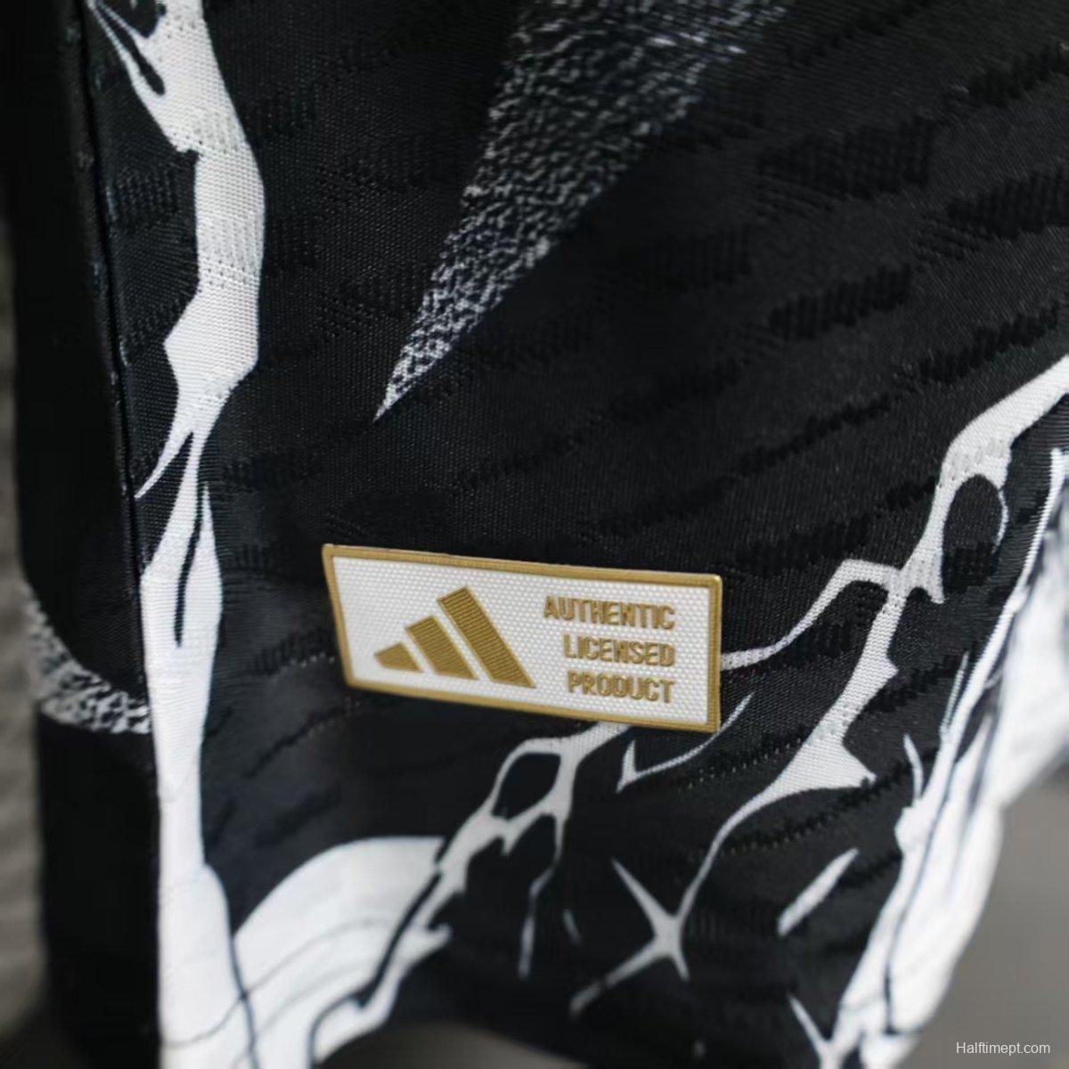 Player Version 25/26 Real Madrid Avengers White Pre-Match Jersey